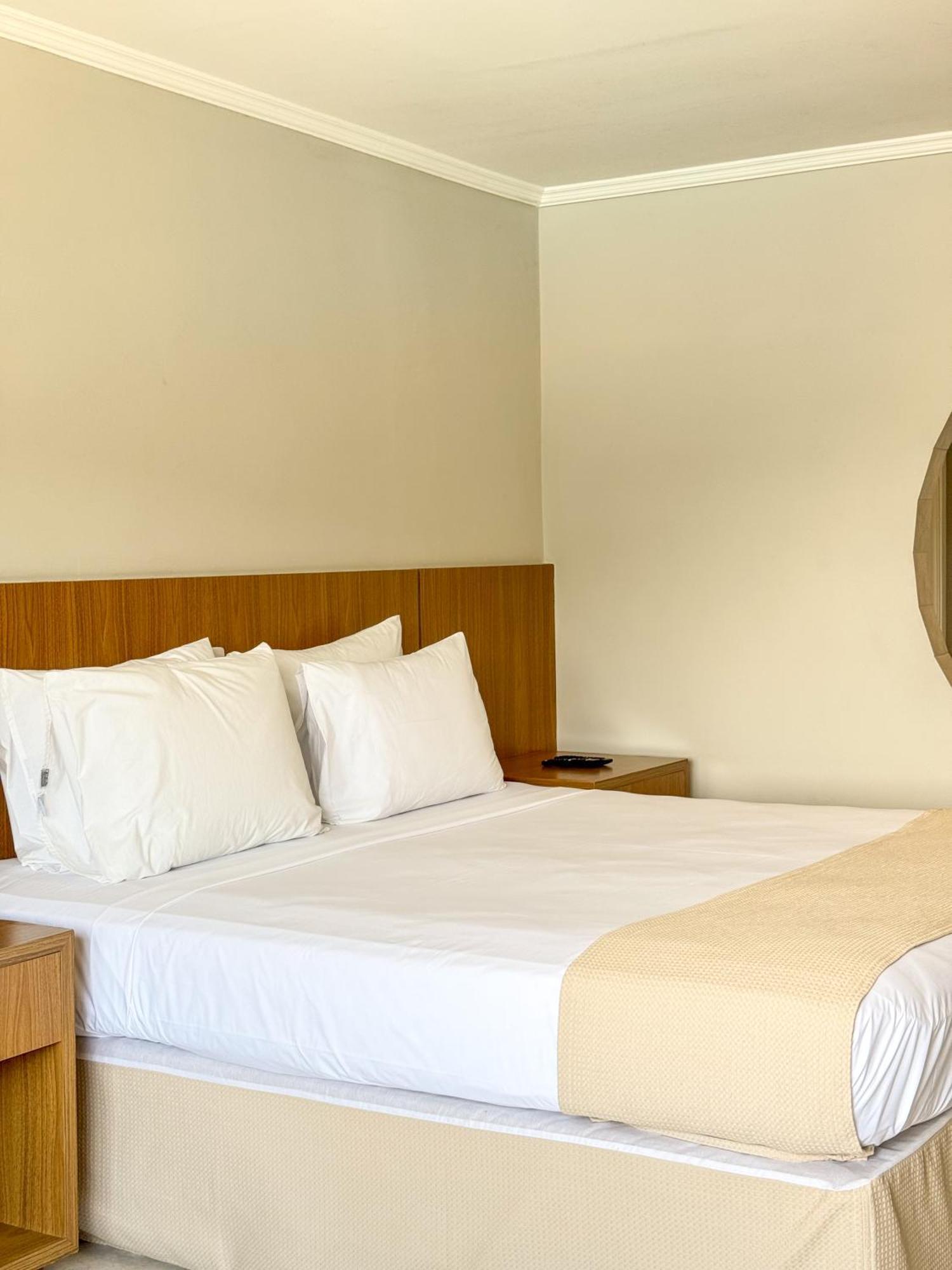 Ilha Porchat Hotel เซาวีเซนจิ ภายนอก รูปภาพ